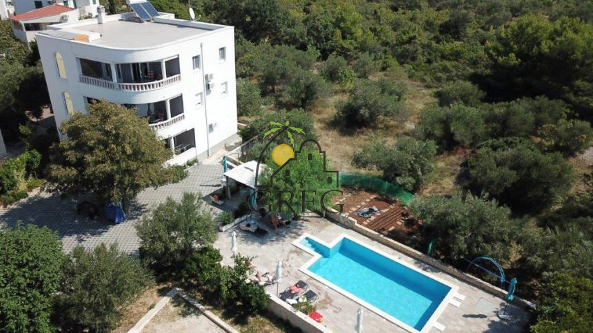 Croatia, Middle Dalmatia,  - Apartment building, for sale