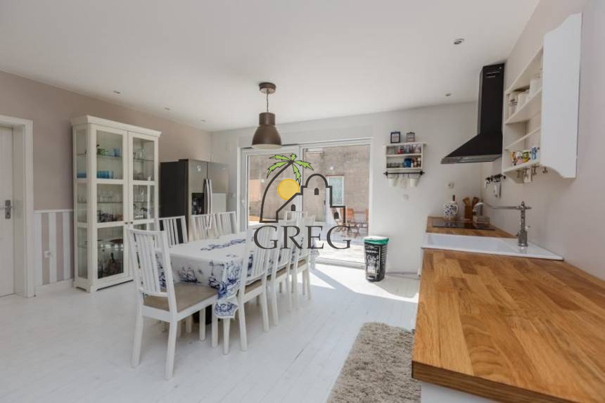 Croatia, Middle Dalmatia,  - Apartment, for sale