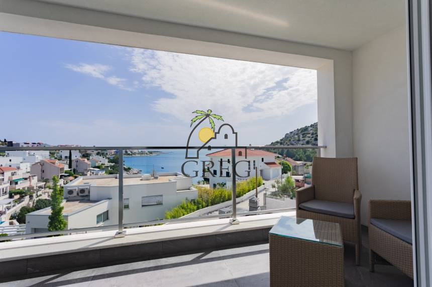 Croatia, Middle Dalmatia,  - House, for sale