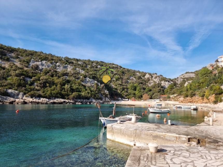 Croatia, Middle Dalmatia,  - House, for sale