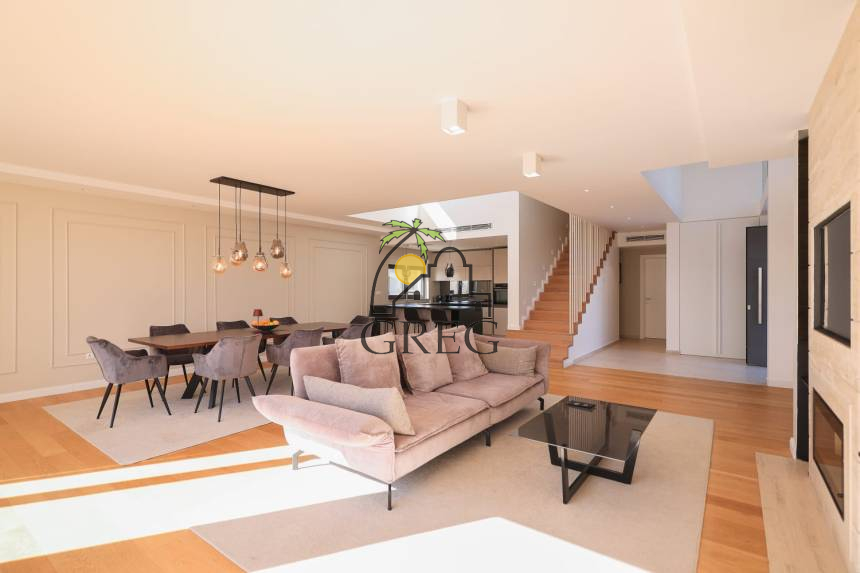Croatia, North Dalmatia, Zadar - Apartment building, for sale